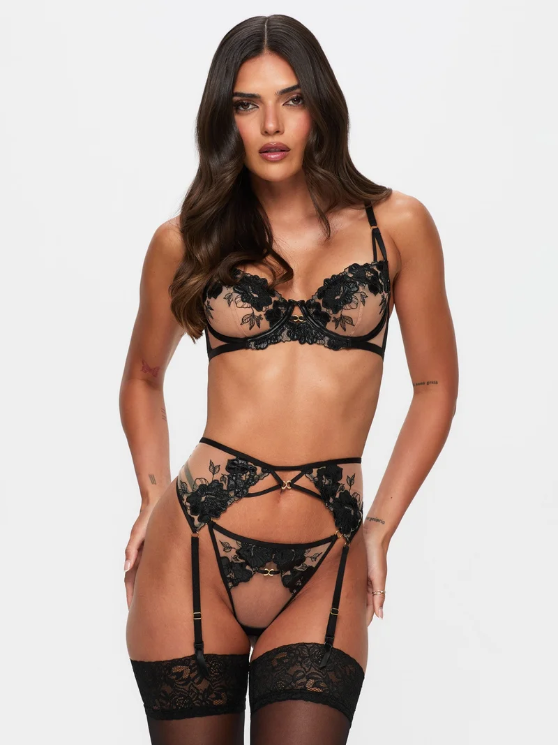 آن سمرز آن سمرز حمالة صدر غير مبطنة بتصميم جريء